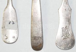 Nagy ezüst tétel : 2 db leveses kanál egyik horpadt, 7 db különböző mokkás, teás kanál köztük antik ...