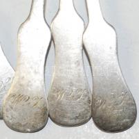 Nagy ezüst tétel: 8 db evőkanál, 11 db teáskanál, 5 db mokkáskanál, az evő és a teás mind címeres, m...