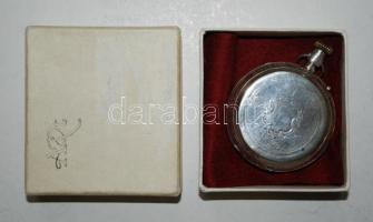 cca 1900 Duplafedelű, 15 köves svájci ezüst (Ag) zsebóra porcelán számlappal, másodpercmutatóval, a ...