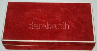 CCa 1960 orosz 6db ezüstözött kanál, gazdagon díszítve, jelzett, kis szakadás a  díszdobozon, eredet...