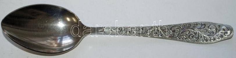 CCa 1960 orosz 6db ezüstözött kanál, gazdagon díszítve, jelzett, szép díszdobozban, eredeti számláva...