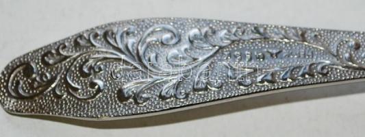 CCa 1960 orosz 6db ezüstözött kanál, gazdagon díszítve, jelzett, szép díszdobozban, eredeti számláva...