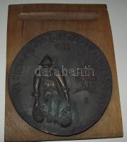 Fritz János (1947-) 1983. "XI: Nemzetközi Tűzoltóverseny" Br nagyméretű plakett fa talapzaton (160mm) T:2