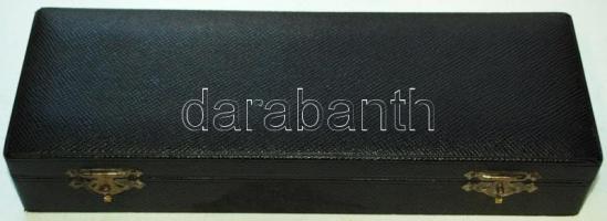 1913 G Conradi síkmérő műszer, jó állapotban, jelzett, eredeti dobozában, átváltási táblázattal/
pla...