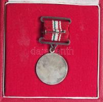 1957. "A Magyar Köztársaság Érdemes Művésze" jelzett ezüst kitüntetés dísztokban T:1-