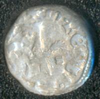 1339-1342. Denár Ag "Károly Róbert" T:3
Huszár 497.,Unger I 394.k)