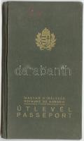 1942 Keményfedeles útlevél