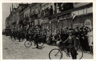 Szatmárnémeti entry of the Hungarian troops, cyclist unit So.Stpl