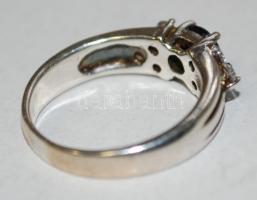 Ezüst (Ag) gyűrű fekete zafírral és cirkóniákkal díszítve / 
Silver ring with black sapphire and bad...