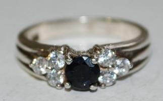 Ezüst (Ag) gyűrű fekete zafírral és cirkóniákkal díszítve / 
Silver ring with black sapphire and bad...