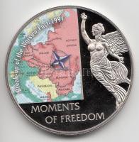 Libéria 2006. 10$ "Szabadság pillanatai - A Varsói Szerződés felbontása 1991" multicolor T:PP tanúsítvánnyal Liberia 2006. 10 Dollars "Moments of Freedom-Break-up of the Warsaw Pact 1991" multicolor C:PP with certificate