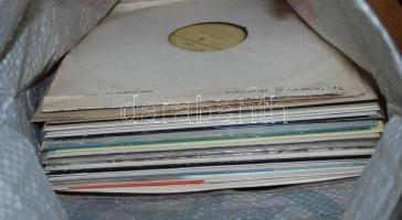 44db magyar és külföldi komolyzenei hanglemez / 
Vinyls with classical music