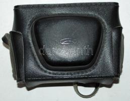 Vilia keresős fényképezőgép Triplet 69-3 f4/40 objektívvel 135-ös filmhez eredeti tokjában (a lencse...