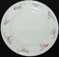 Két darab matricás tányér, egyik jelzett Schönwald d: 25 cm