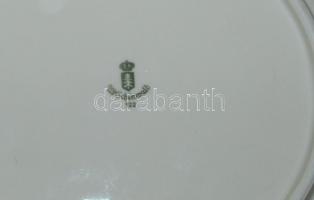 Két darab matricás tányér, egyik jelzett Schönwald d: 25 cm