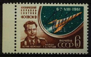 Tyitov szovjet űrhajós eredeti aláírása őt ábrázoló szovjet bélyegen