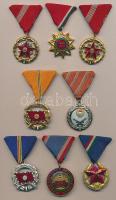 Kis kitüntetés tétel: 1957. Szocialista Munkáért Érdemérem szalaggal (2x) T:2 összesen 8001 adományozás! + Közbiztonsági Érem arany fokozata szalaggal + 1957. Szolgálati Érdemérem szalaggal + Felszabadulási Emlékérem szalaggal + 1965. Szolgálati Érdemérem 20, 25, 30 év után + Haza Szolgálatáért arany és ezüst fokozata + 2db zománcozott kitűző T:2