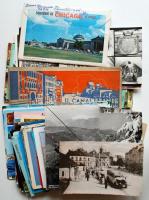 97 db modern külföldi városképes lap, egy leporello és egy városképes füzet (nem képeslapokkal)