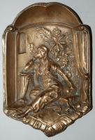 cca 1900 Cigarettázó török nőt ábrázoló dekoratív domborműves bronz hamutál / Bronze ashtray with smoking Turkish woman, 16,5x11cm