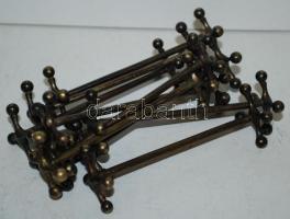 Tíz darab fém késbak