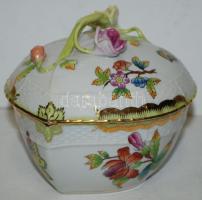 Nagyméretű, kézzel festett, Viktória-mintás, hibátlan rózsás porcelán bonbonnier / Herend chinaware bonbonniere 13x13 cm