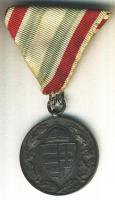 1918. Magyar Háborús Emlékérem "Pro Deo et Patria" ezüstözött Br kitüntetés mellszalagon T...