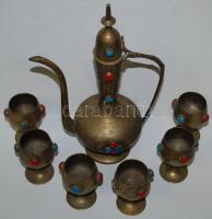 Díszes réz perzsa készlet, egyikről hiányzik a díszgomb