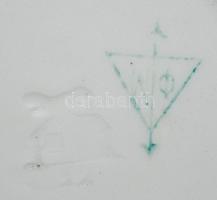 cca 1900 Virággal díszített Hollóháza kerámia falitányér, kézzel festett, jelzett (házon a holló), a...