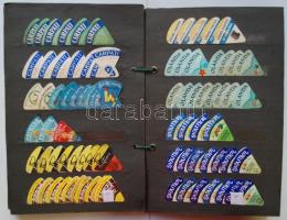 484 db sajtcímke régi típusú berakóban