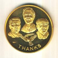 Bognár György (1944-) 1989. "Vasfüggöny / Berlini fal" aranyozott piefort emlékérem (d=65m...