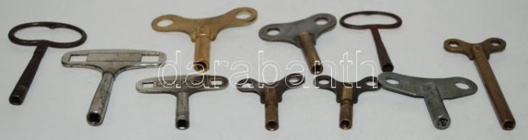 10db, egy kivételével régi órakulcs / 
Vintage pocket watch keys (one modern)