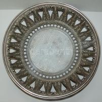 Fém tál, áttört gazdagon díszítve, d:29