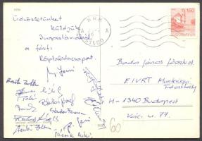 cca 1970 A magyar férfi röpladacsapat tagjainak aláírása képeslapon