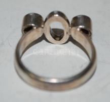 Ezüst (Ag) gyűrű gránátokkal díszítve / 
Silver ring with garnets, size: 56, 5,6gr