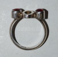 Ezüst (Ag) gyűrű gránátokkal díszítve / 
Silver ring with garnets, size: 56, 5,6gr