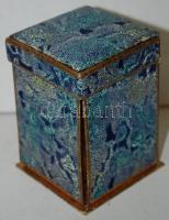 Cca 1900 tűtartó doboz, varrótűkkel