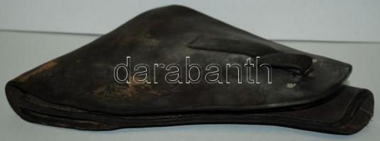 Megviselt régi bőr pisztolytáska