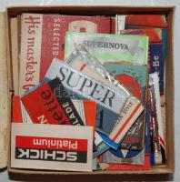 Borotvapenge és papírborítói gyűjtemény