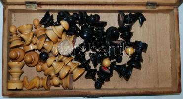 Sakk, hiánytalan, kis lepattanások a játék felületén, 34×34 cm