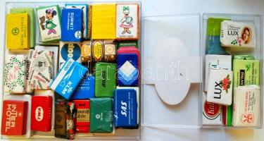 cca 1960-1980 130 darabos hotel és miniszappan-gyűjtemény a világ minden tájáról, közte sok légitárs...