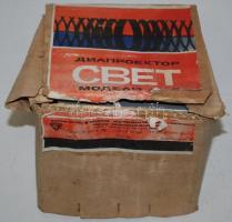 Szovjet diavetítő saját dobozában