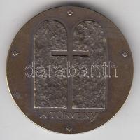 2000. "Emlékérem a 2000. évre" Br emlékérem 20. számú tanúsítvánnyal díszdobozban (32mm) T...