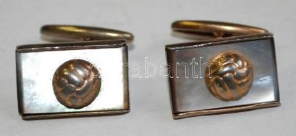 Egy pár mandzsettagomb, régi labdával díszítve / 
A pair of cufflinks