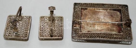 CCa 1920 filigrán ezüst kitűző és fülbevaló, csontra kézzel festett kínai miniatúrával, apró hibákka...
