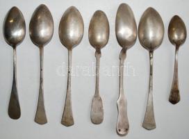 cca 1900 7db jelzett, mesterjegyes, ezüst (Ag) kiskanál, kettő címerrel / 
Vintage silver tea and co...