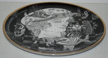 Szász Endre által tervezett Hollóházi porcelán dísztányér, jelzett, hibátlan / Faces designed by End...