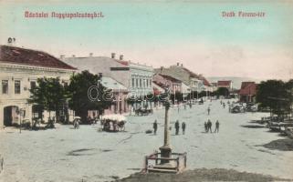 Nagytapolcsány Deák square