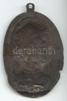 Falra akasztató női fej relief, préselt bronz lemez