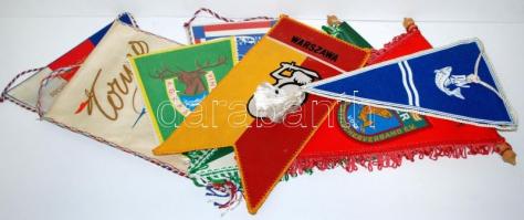 Horgász klubok zászlói és horgász katalógusok