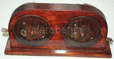 Faburkolatú mechanikus sakkóra / 
Chess clock 23x11x5cm